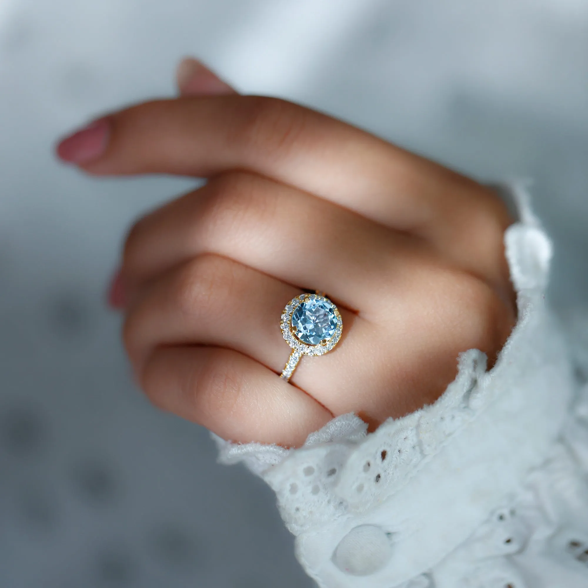 3.25 CT Round Sky Blue Topaz Classic Engagement Ring with Diamond Halo