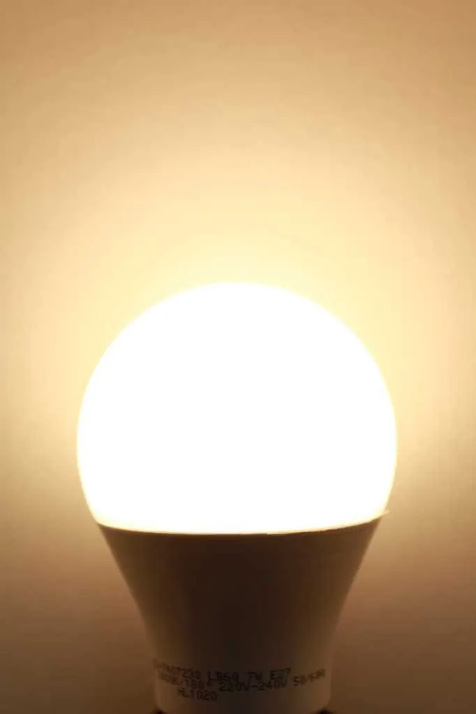 7W B22 LED A60 4000K Opal Bulb