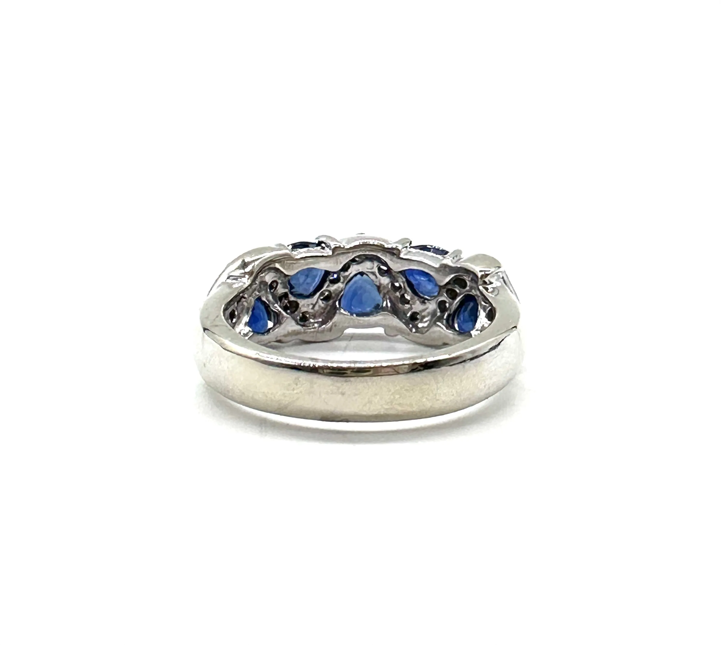 Diamond and sapphire lattice ring