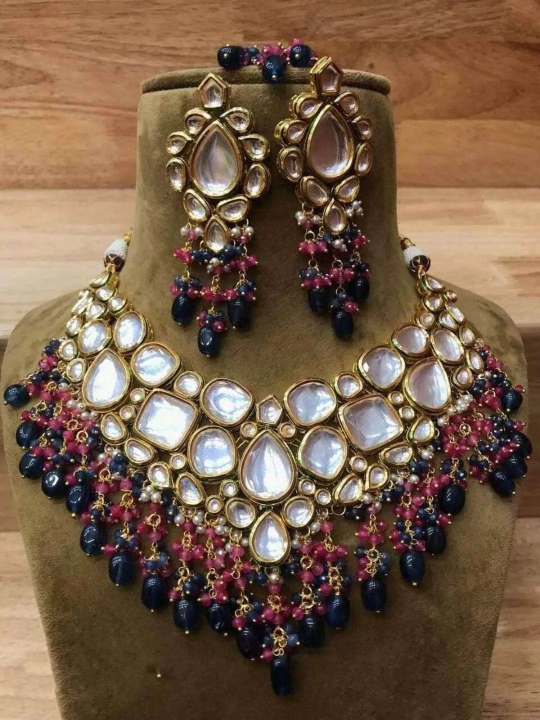 Drop Shaped Big Kundan Necklace Set