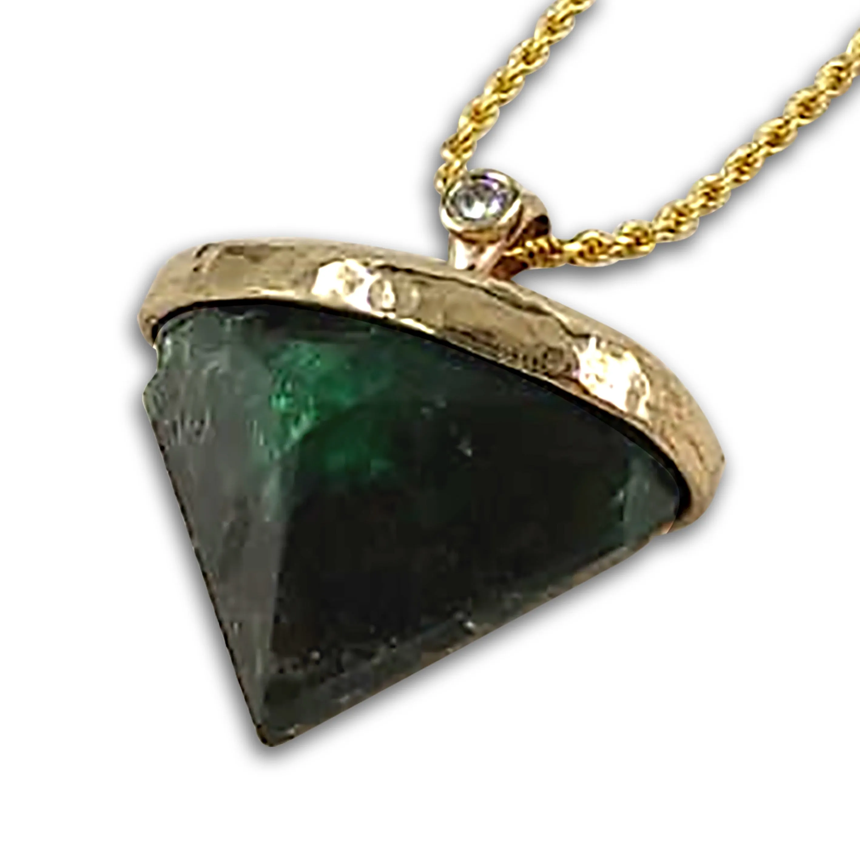 Emerald Free shape 14K gold pendant set with diamond