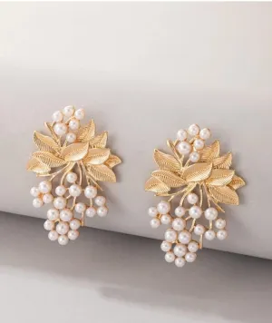 Faux pearl & leaf decor studs