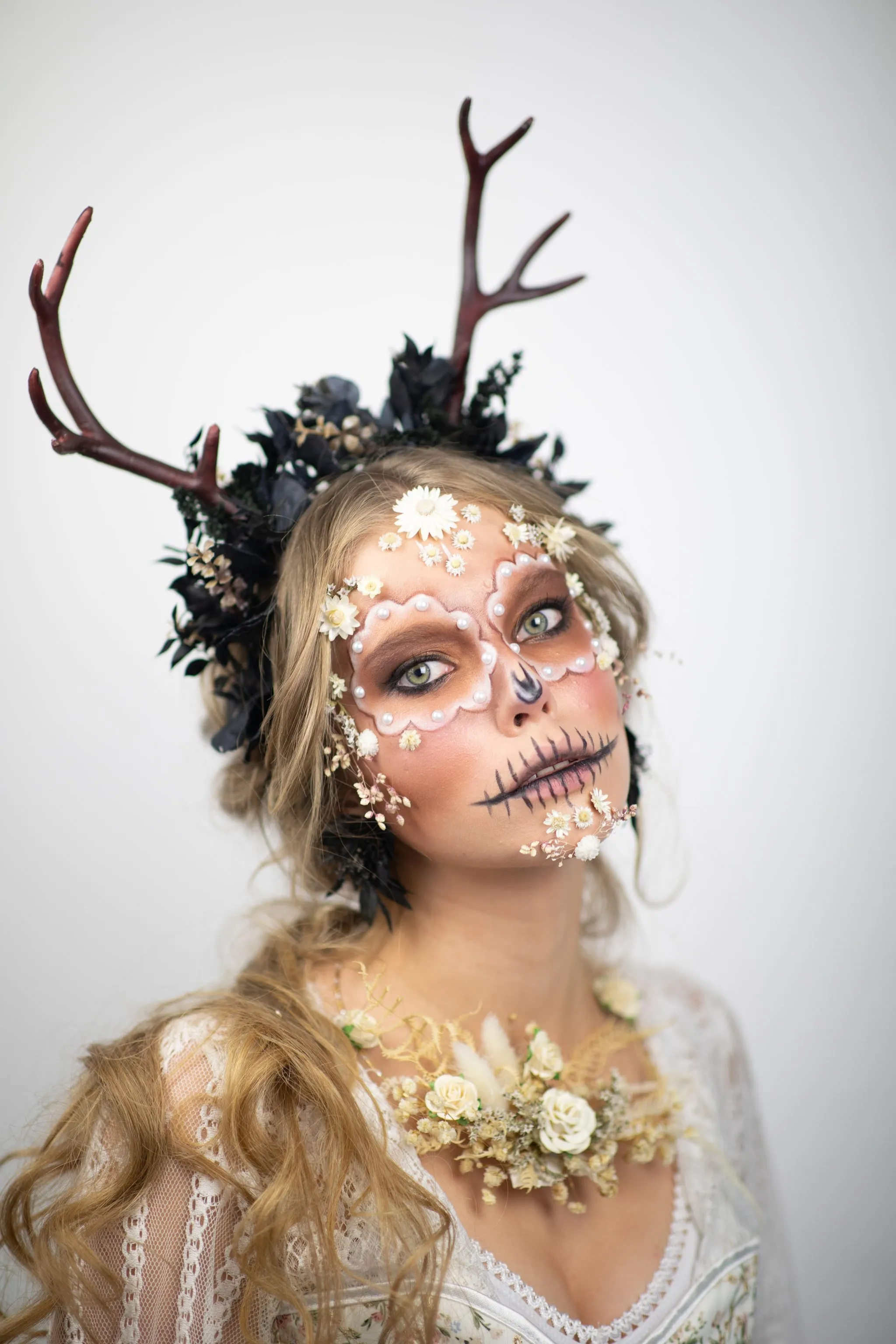 Flower crown with antlers Halloween crown Deer antlers Black flower crown Antler crown Headband with antlers Bride Photo shoot Headpiece