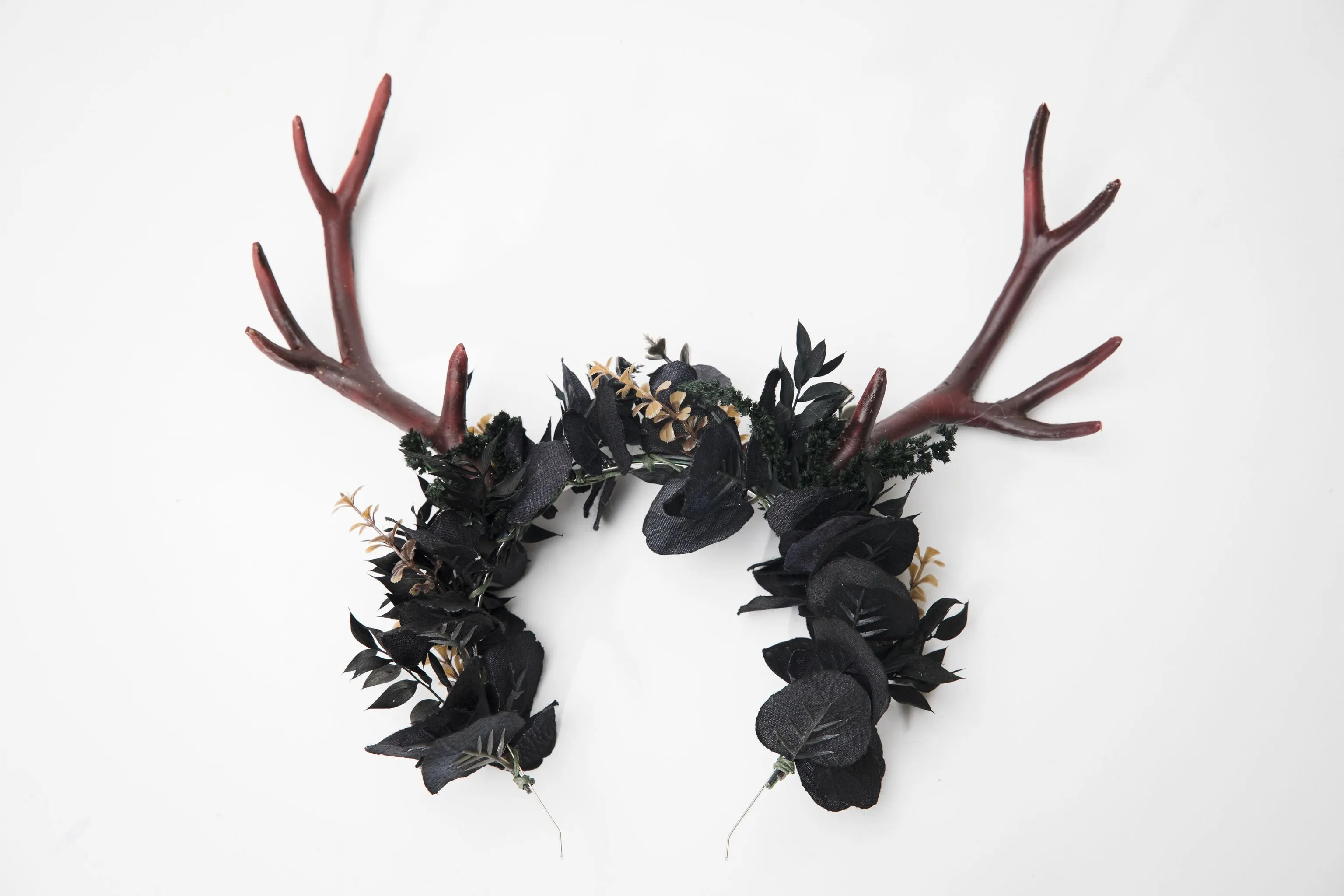 Flower crown with antlers Halloween crown Deer antlers Black flower crown Antler crown Headband with antlers Bride Photo shoot Headpiece