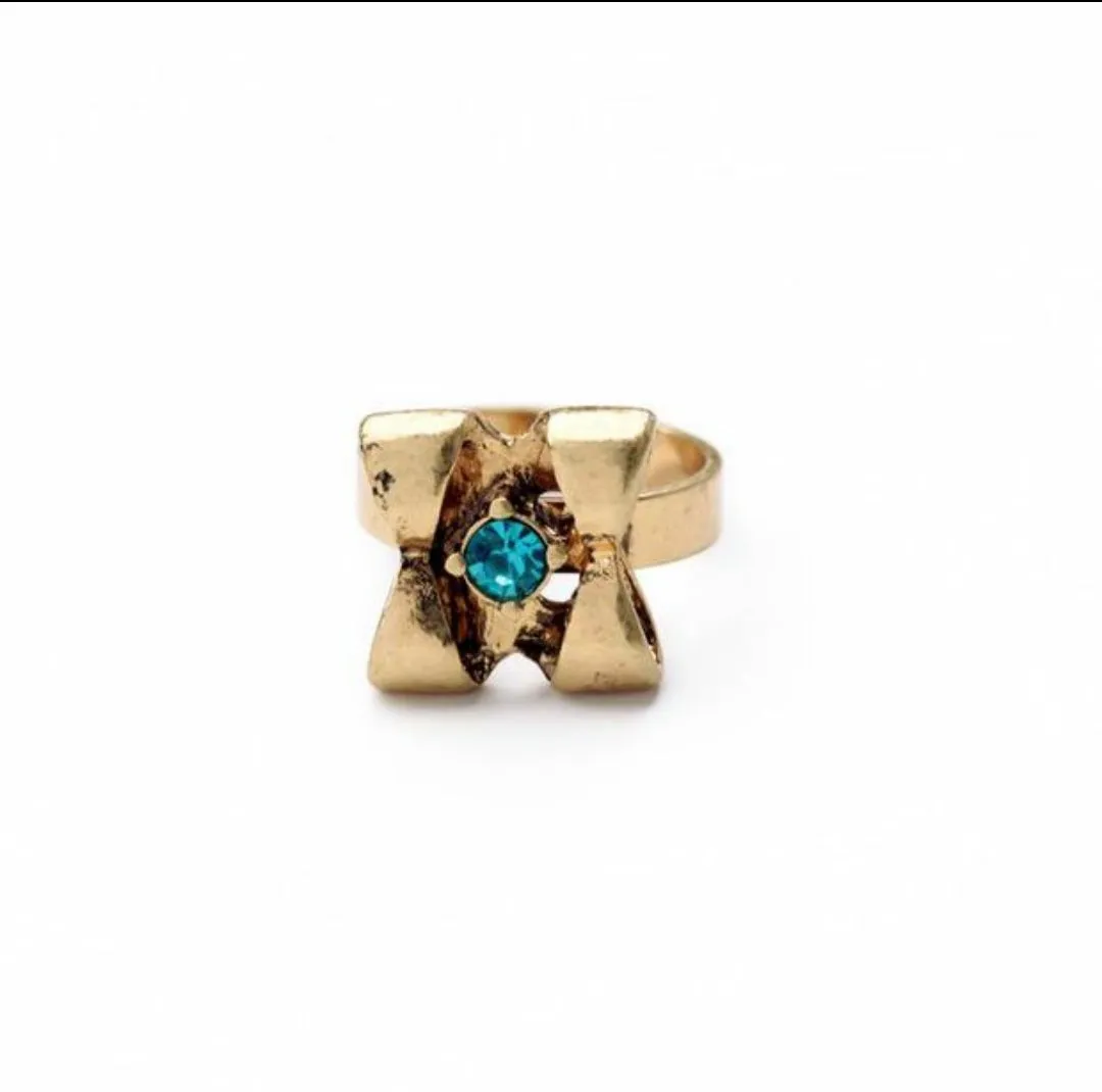 GIGI - Ribbon Stone Ring